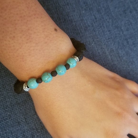 ⭐ Lava rock diffuser bracelet - Picture 2 of 2
